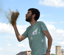 image Christophe_feu_zoom.png (0.7MB)
Lien vers: https://www.youtube.com/watch?v=8JedMH7URdM